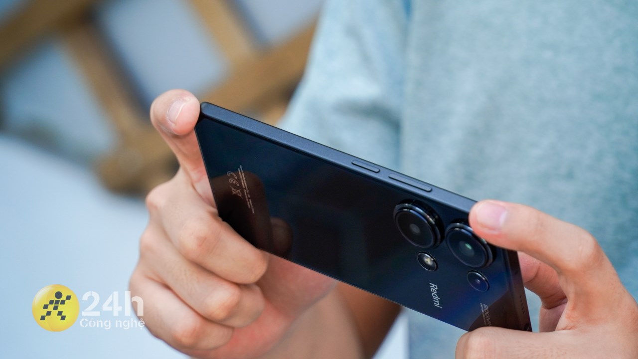 Pin của Redmi Note 13 Pro 4G có thể đáp ứng nhu cầu chơi game trong thời gian dài của một số người dùng.