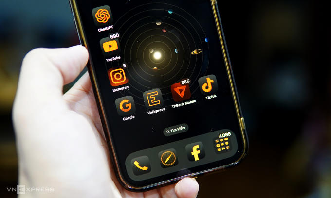 iOS 18 cho phép người dùng tuỳ biến màu sắc, vị trí của các biểu tượng ứng dụng. Ảnh: Lưu Quý