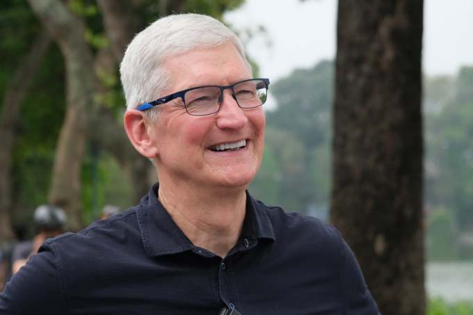 CEO Apple Tim Cook tại Hà Nội hồi tháng 4. Ảnh: Tuấn Hưng