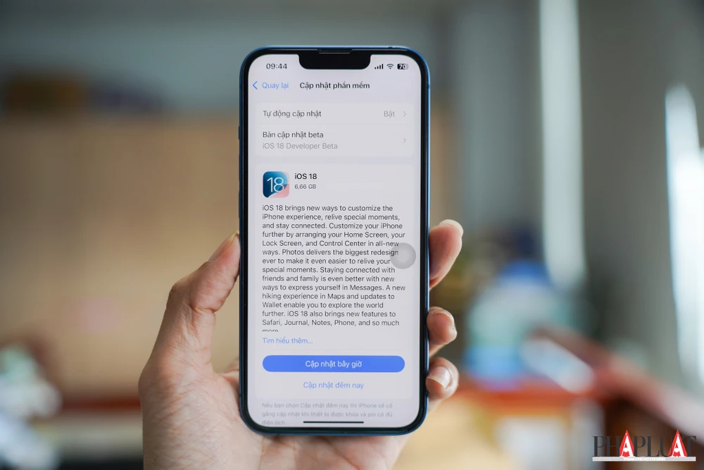 Cập nhật iPhone lên phiên bản iOS 18. Ảnh: MINH HOÀNG