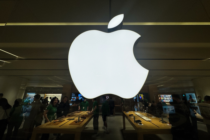 Logo Apple tại một cửa hàng Apple Store ở Vũ Hán, Trung Quốc, tháng 4/2024. Ảnh: Lưu Quý