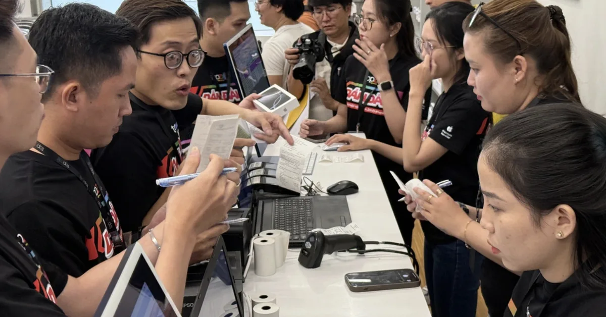 iPhone 16 gây ‘bão’ mạng sau khi mở bán