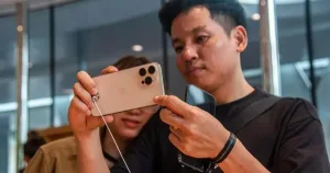 1 1728545753842272482529 42 0 544 958 crop 17285458470001780088891