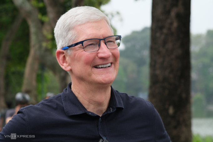 CEO Apple Tim Cook tại Hà Nội ngày 15/4. Ảnh: Tuấn Hưng