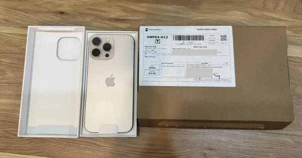 Khách hàng đã được Apple đền máy mới sau 6 ngày