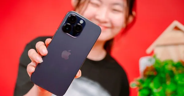 iPhone cũ không thể bỏ lỡ dịp Black Friday, iPhone 15 Pro Max giảm giá khó tin