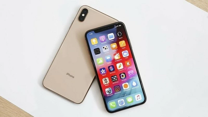 iPhone XS Max tro thanh hang co dien.webp