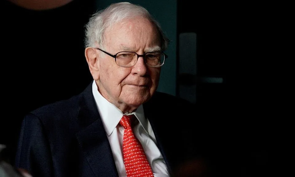 Công ty của Warren Buffett sở hữu ‘núi tiền mặt’ 325 tỷ USD