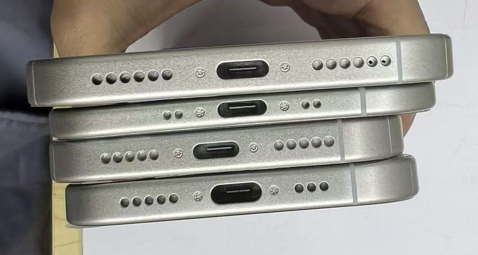 1746486768 338 iPhone 17 Air lo anh thuc te gay choang an